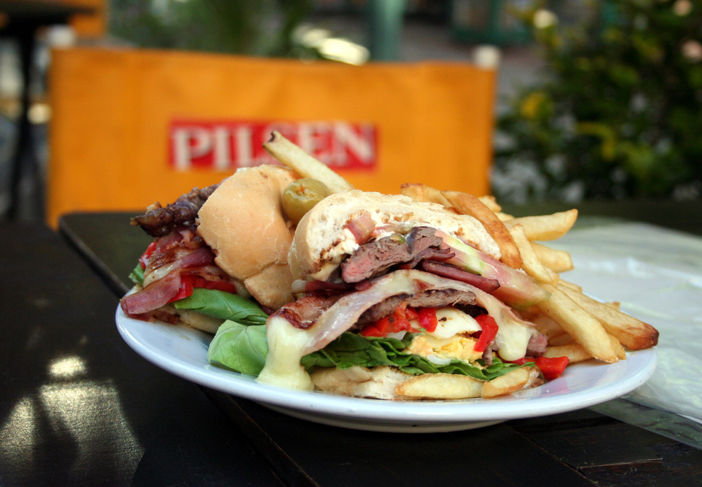 EL CHIVITO URUGUAYO POR LA LEY GASTRONOMICA