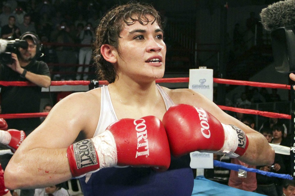 MARCELA «LA TIGRESA» ACUÑA RECUPERA EL TITULO MUNDIAL SUPER GALLO F.I.B. A LOS 41 AÑOS