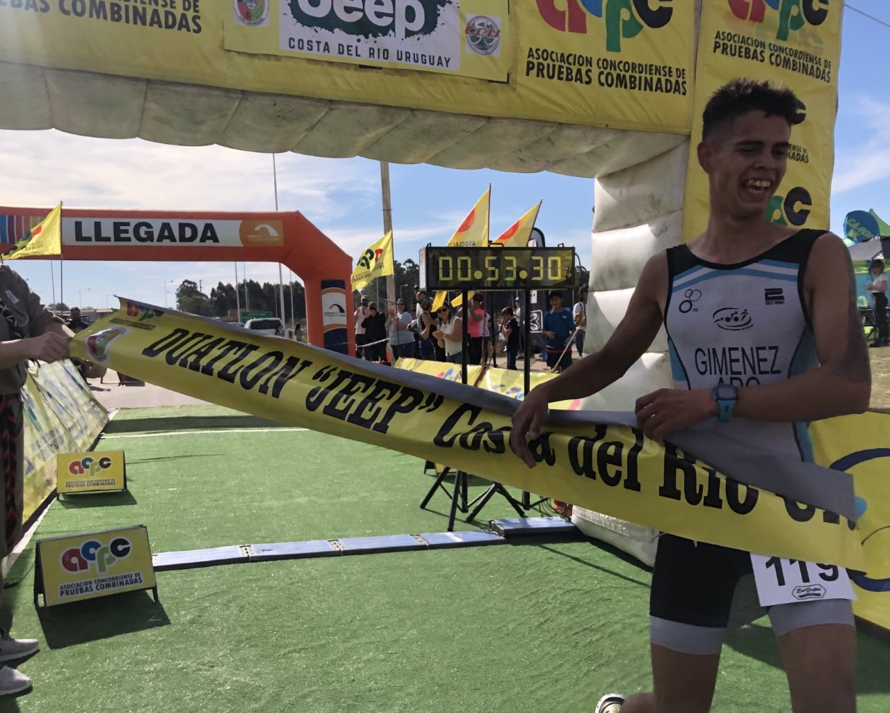EL JUVENIL KEVIN GIMÉNEZ Y LA GRAN NANCY GALLO LOS GANADORES DEL DUATLON DE CHAJARÍ