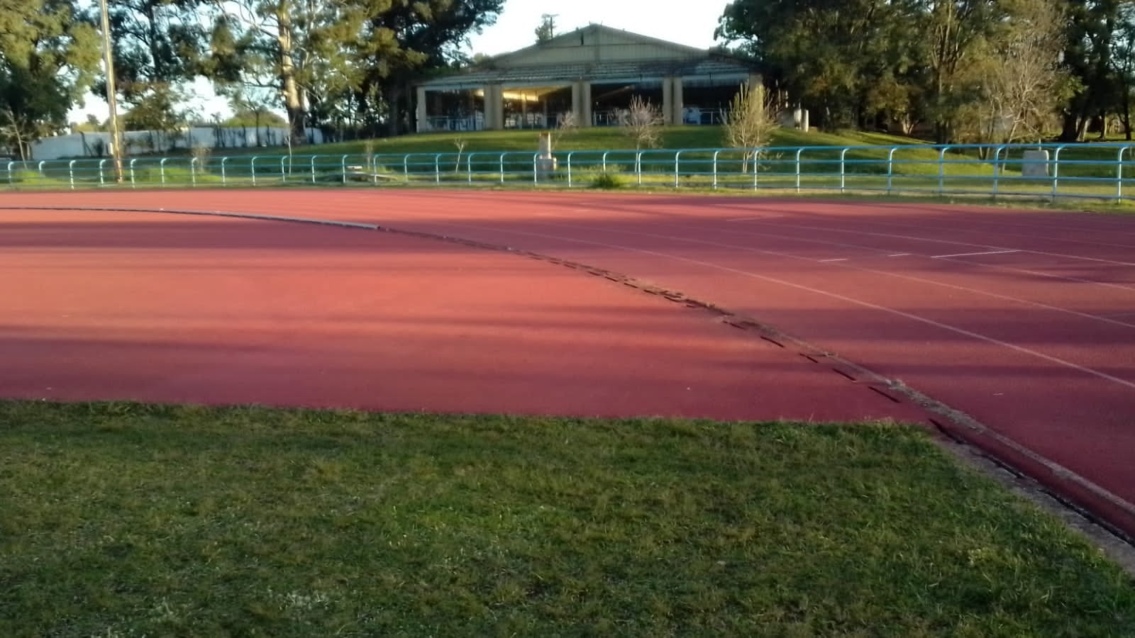 NUEVAS MEDIDAS DE SEGURIDAD EN EL POLIDEPORTIVO POR LOS ROBOS