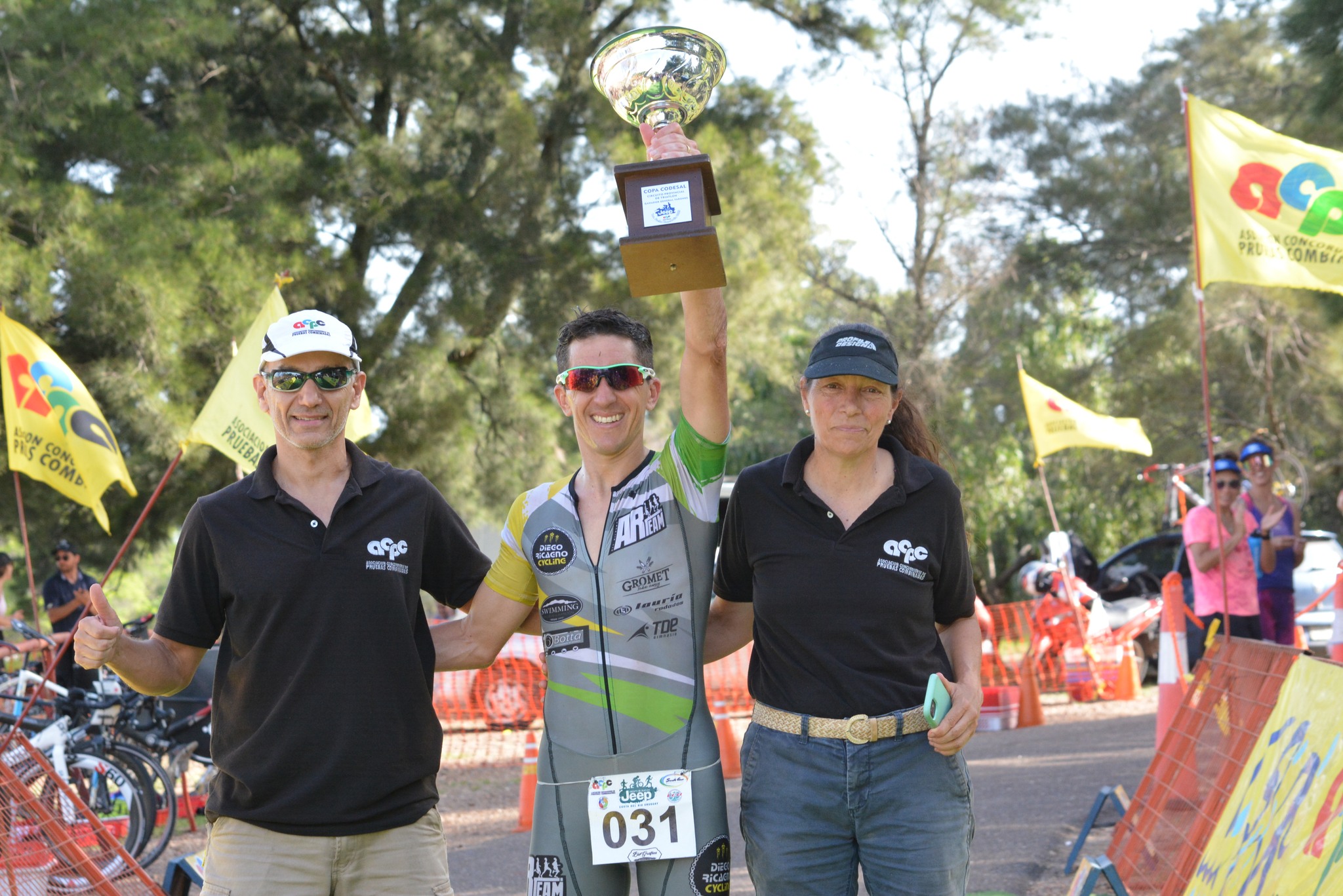 RICAGNO Y MARSILLI GANARON LA PRIMERA DEL TRIATLON JEEP
