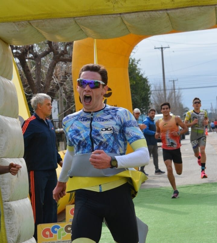 JUDITH MARSILLI Y EDUARDO PELICHERO GANARON EN EL DUATLON «JEEP» VILLA DEL ROSARIO